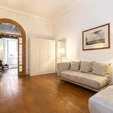 Frattina Atmosphere By In Apartment Rome